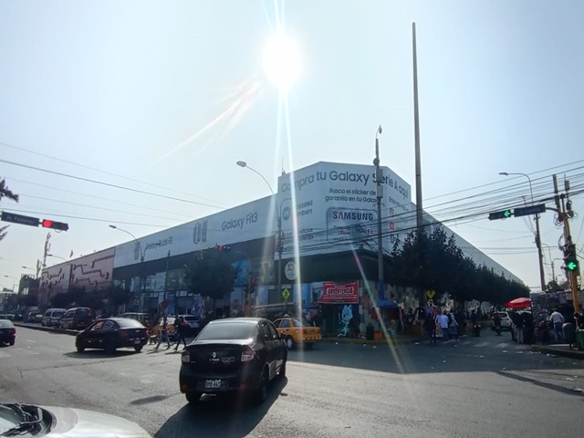 PUESTO D90, AV. REPUBLICA ARGENTINA N 428, CERCADO