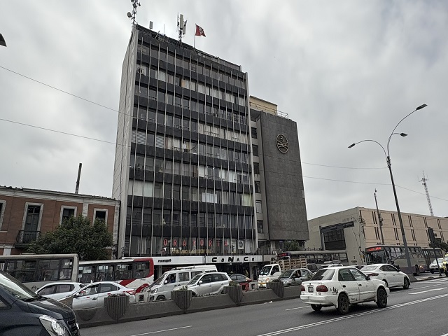 EDIFICIO DE DOS ETAPAS UBICADO EN LA AVENIDA ABANCAY Y ESQUINA DE LAS CALLES JUAN DE LA COBA Y MILAGRO CERCADO (AV. ABANCAY  N 210 -CERCADO DE LIMA)
